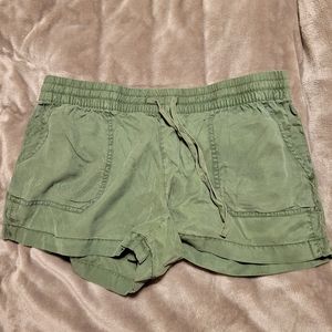 Vineyard Vines Pull-On Shorts Med. NWT